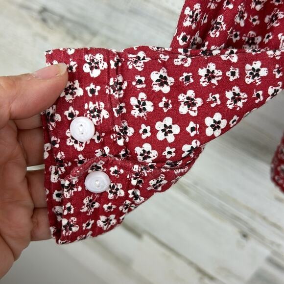 Woolrich women's xtra small red/white floral long sleeve button down blouse - Picture 4 of 5